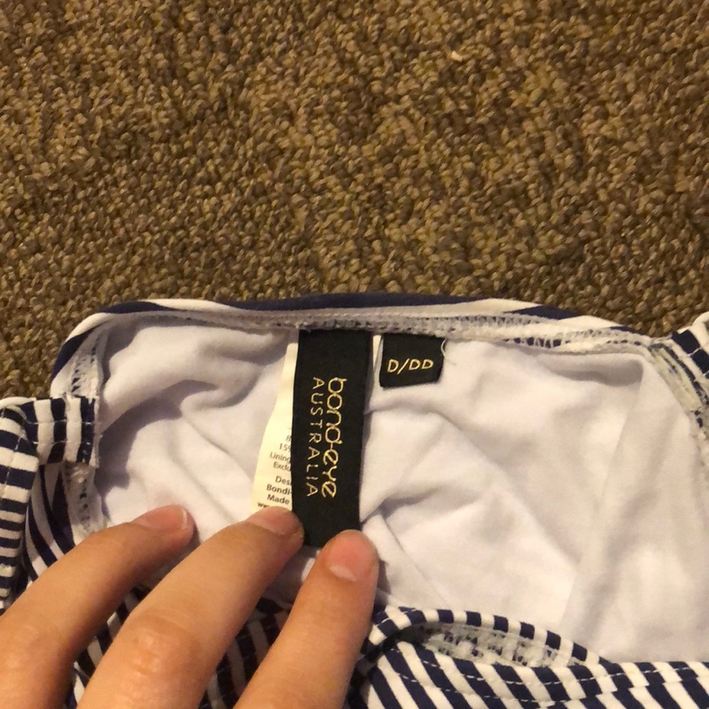 swim suit top - Picture 4 of 4